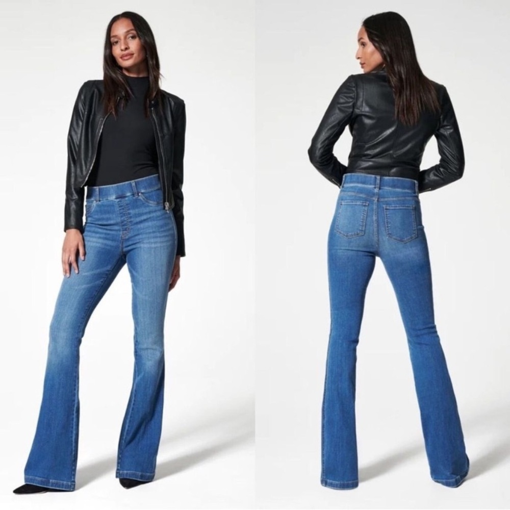$148 NWOT Spanx SPANXshape™ EveryWear Flare Jeans-Vintage Indigo L
